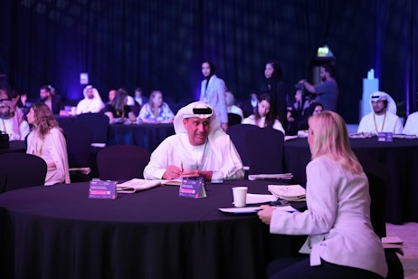 Roundtable discussion with HR leaders at HRSE Dubai 2025, focusing on certified HR training, coaching, and organisational development.