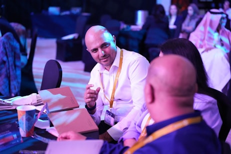 Networking session at HRSE Dubai 2025 workshops, where HR professionals exchange coaching, L&D, and leadership strategies in Dubai.