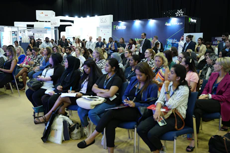 Interactive Q&A with delegates at HRSE Dubai 2025 workshops, focusing on leadership, coaching skills, and strategic HR development.