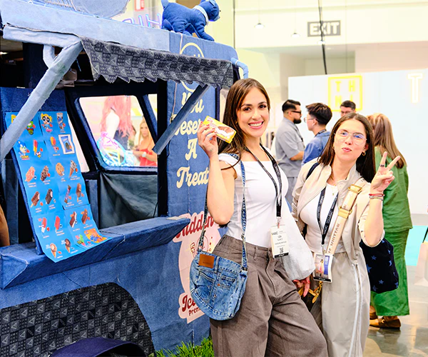 Show Floor Moment