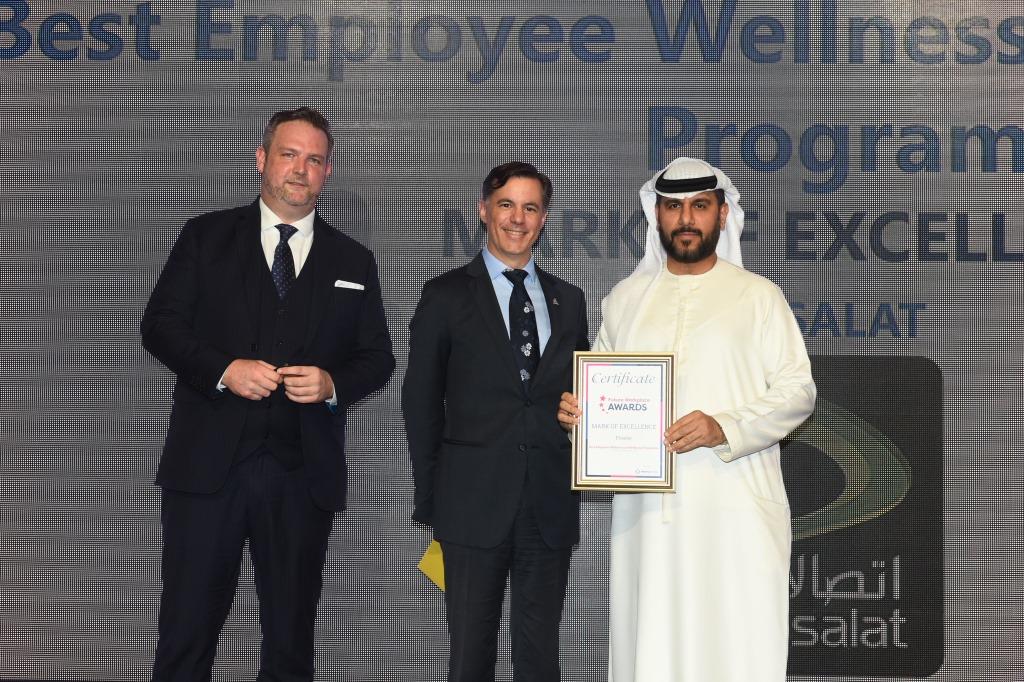 HRSE KSA Awards winner receiving recognition for employee wellbeing strategy – honouring excellence in HR practices.