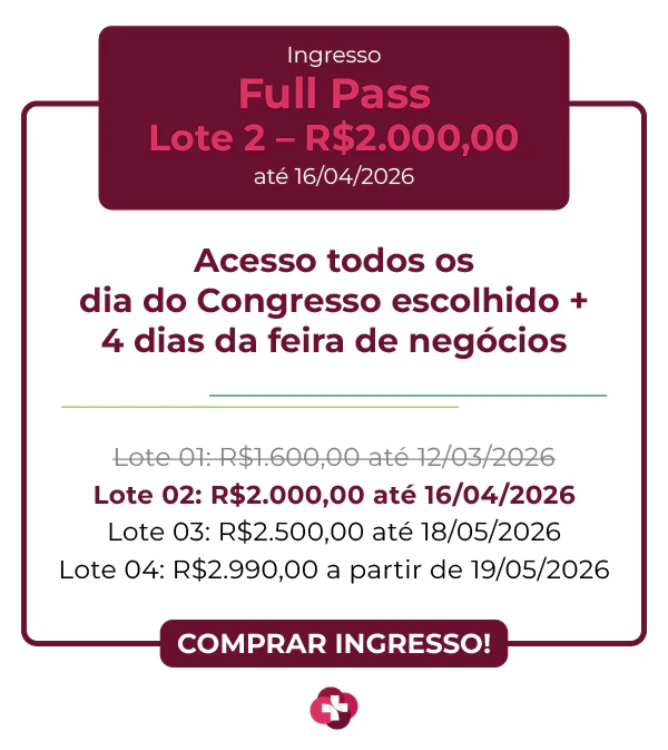 Card de ingresso 'Full Pass' para a Hospitalar 2026. O topo apresenta um bloco bordô com texto em magenta indicando Lote 1 por R$ 1.600,00 até 12/03/2026. No centro, o texto destaca: 'Acesso todos os dias do Congresso escolhido + 4 dias da feira de negócios'. Abaixo, uma tabela detalha os quatro lotes com preços progressivos de R$ 1.600,00 a R$ 2.990,00. Finaliza com um botão bordô 'COMPRAR INGRESSO!' e o ícone da cruz médica magenta na base.