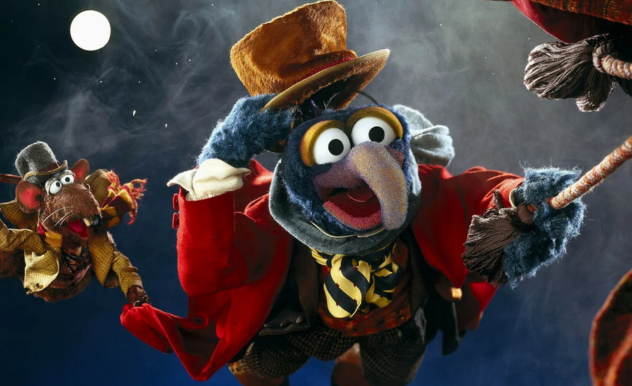 Gonzo and the mice fly through the night sky.