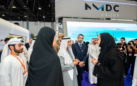 Emirati men and women signing up at Tawdheef center