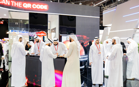 Emirati women talking in the Tawdheef center