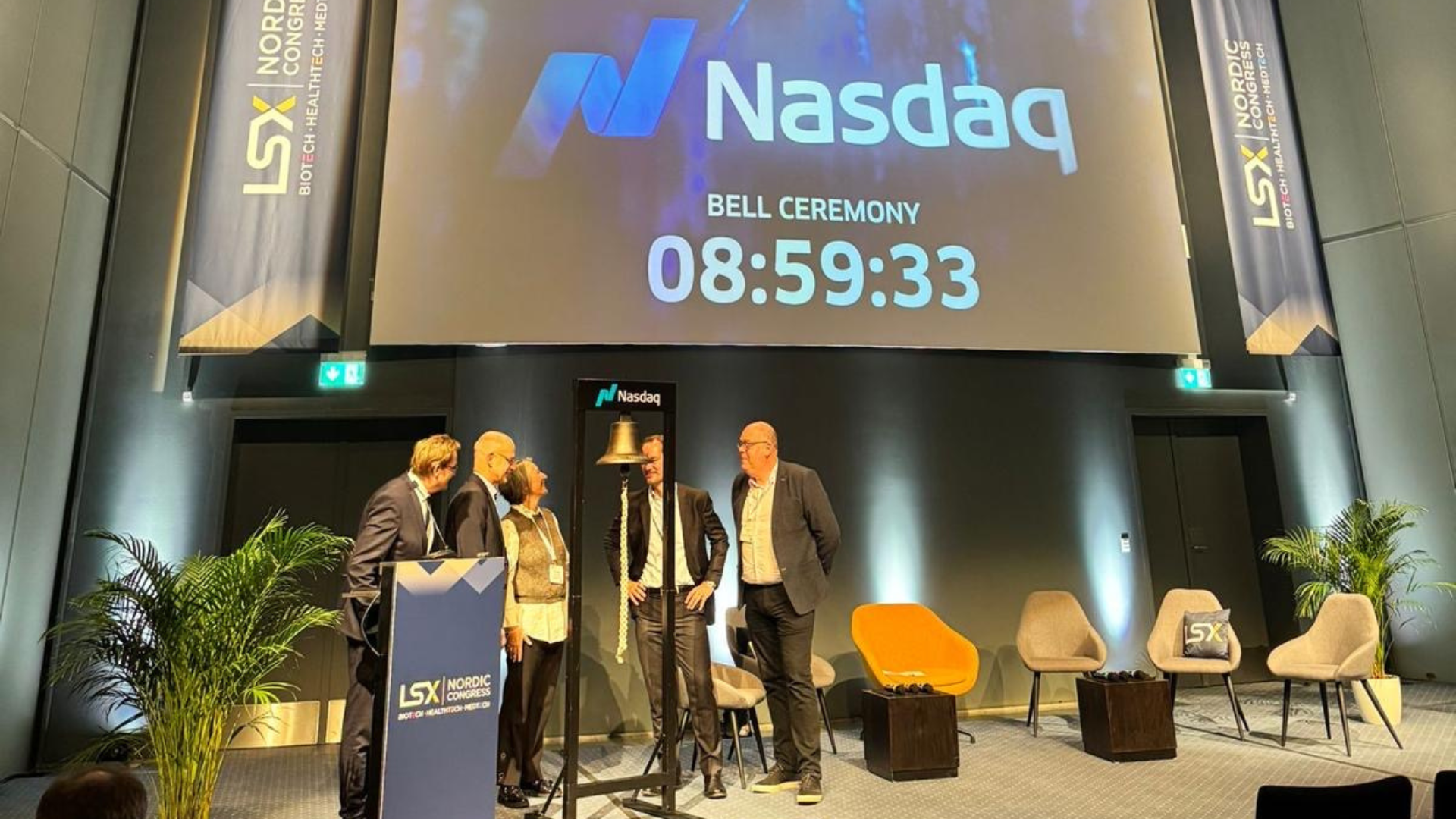 Bell ceremony countdown on stage at the LSX Nordic Congress