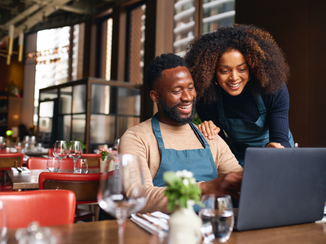 From Cash Flow Chaos to Clarity: Master Restaurant Finances in 30 Days