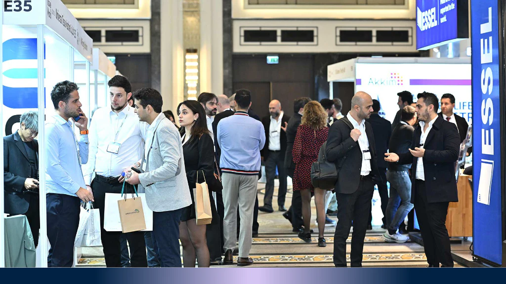 Tissue World visitors meeting exhibitors