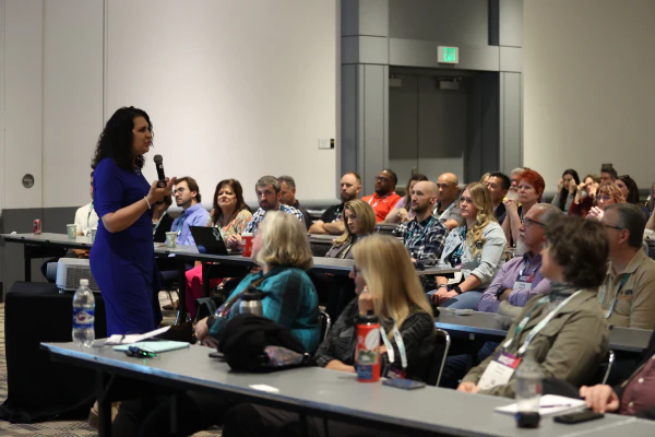 Instructor Rae Ann Bruno presents the Experience Management and XLA® Foundation course to a classroom of IT service professionals.