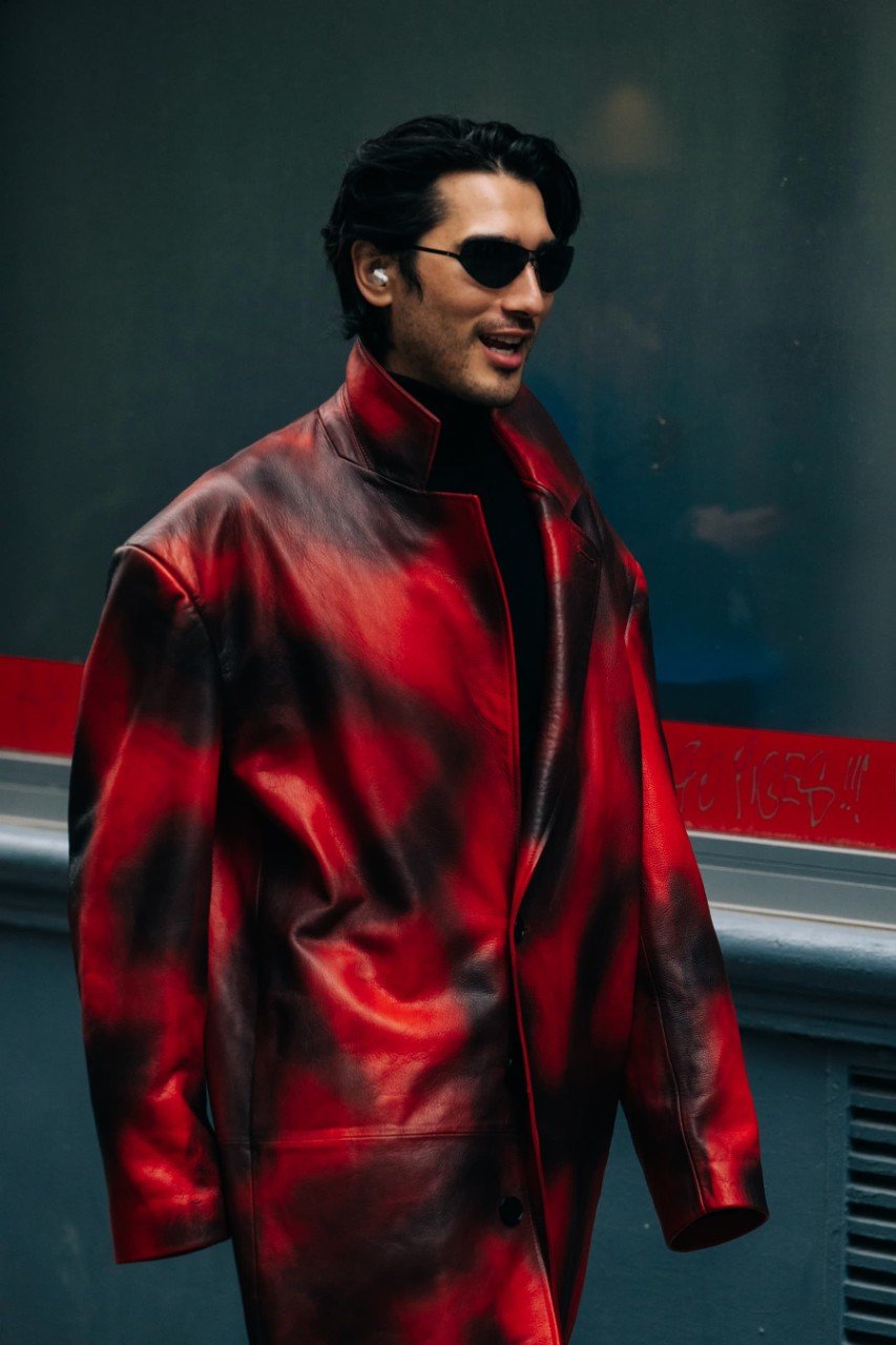 HIGH-DEFINITION FASHION PHOTOGRAPHY