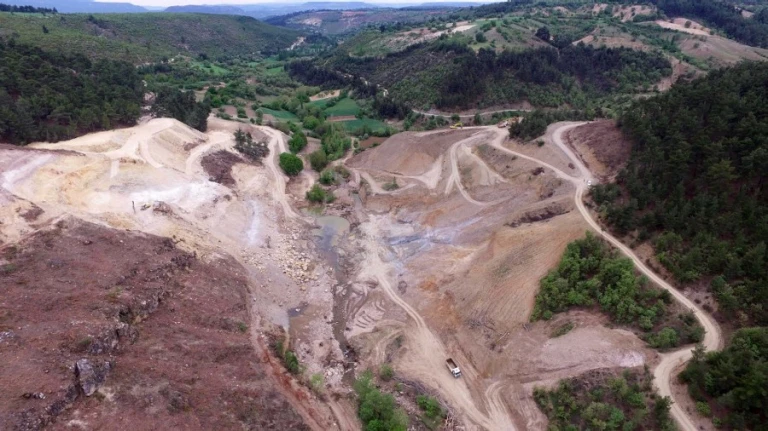 Demirci Alaağaç Barajı İnşaatı Devam Ediyor