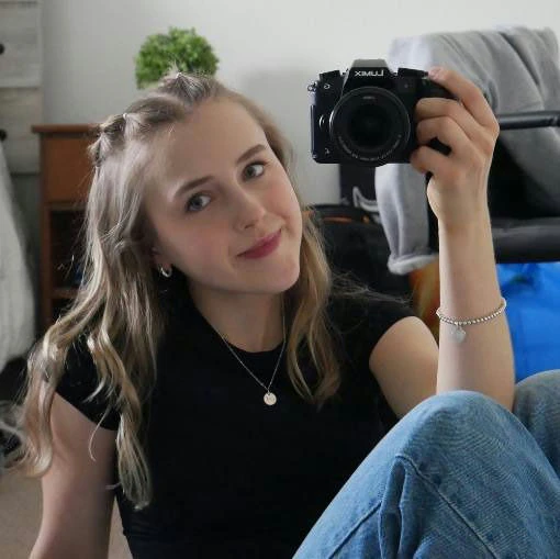 Auntie Charli Headshot