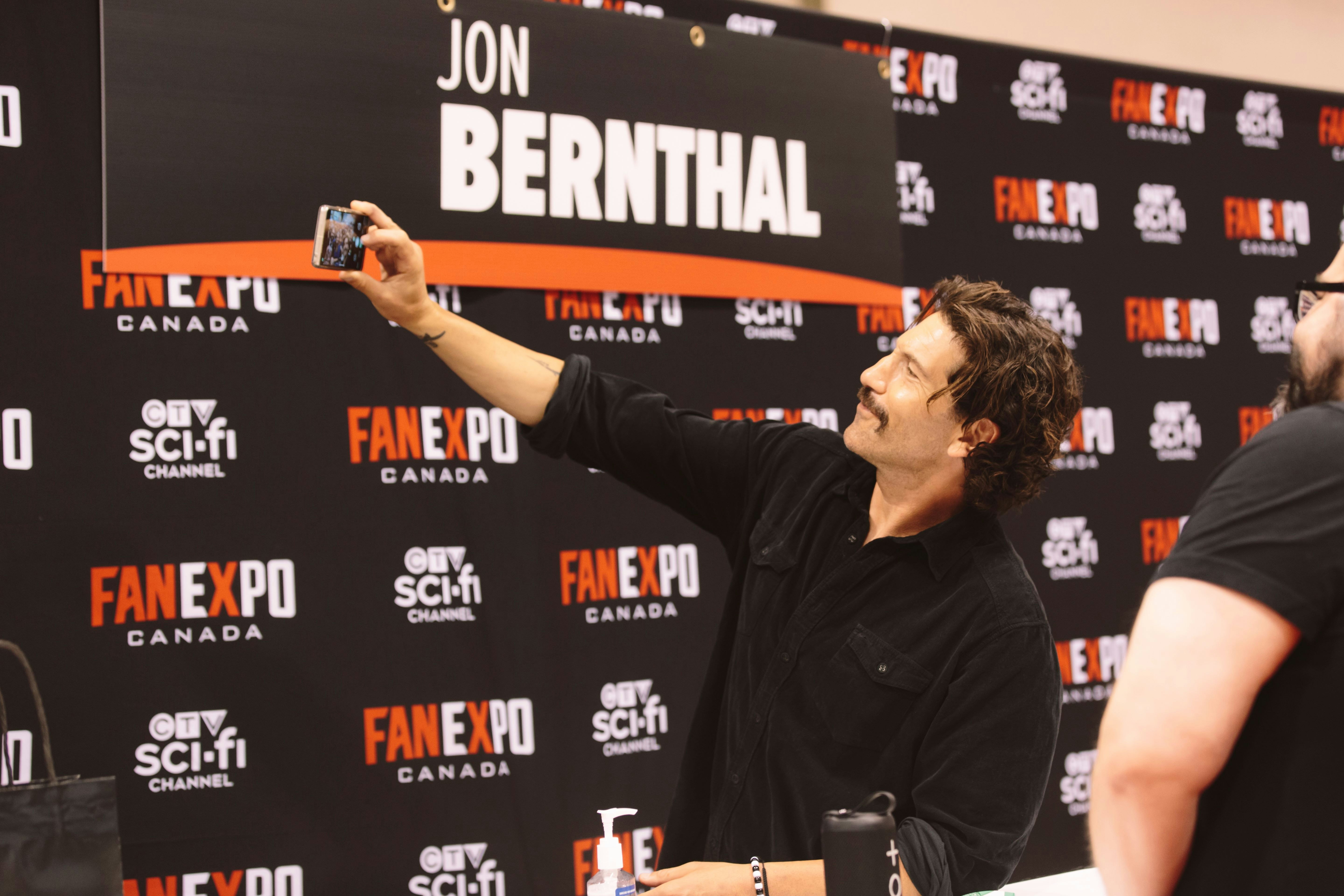 JON BERNTHAL TAKES A SELFIE