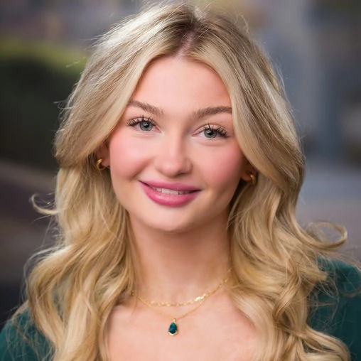 Kenzie Yolles Headshot