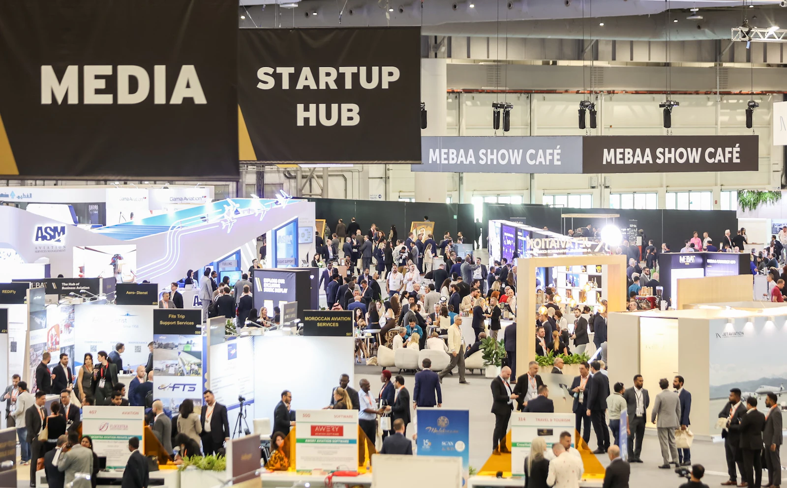 Exhibition hall with the Startup Hub and show cafe