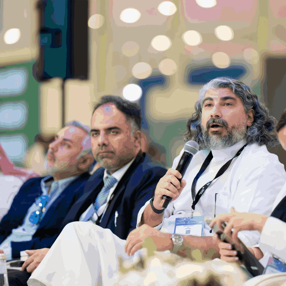 تعزيز الشراكات الإقليمية والدولية