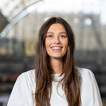 Carly Barcly - Event MAnager