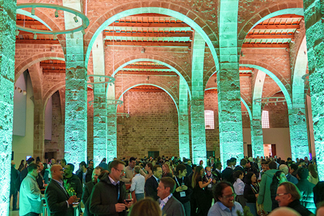 Delegates networking during World Ethanol & Biofuels 2025 in Brussels, connecting producers, traders, and policymakers over drinks.