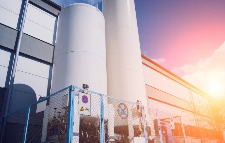 Armazenamento de Energia: A Chave para a Estabilidade da Rede e o Uso de Renováveis