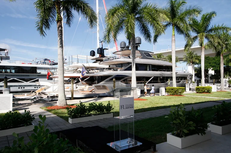 Luxury Yachts Experience