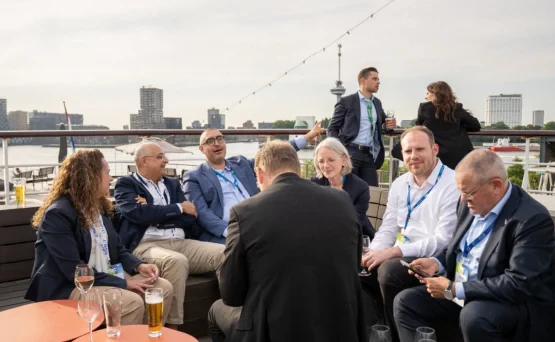 Connecting the global container supply chain 3