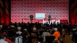Build Show Live Show Photos