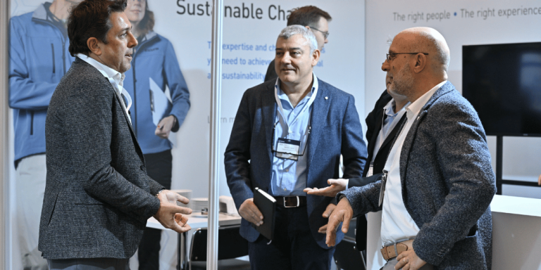 Tissue World Visitors Talking