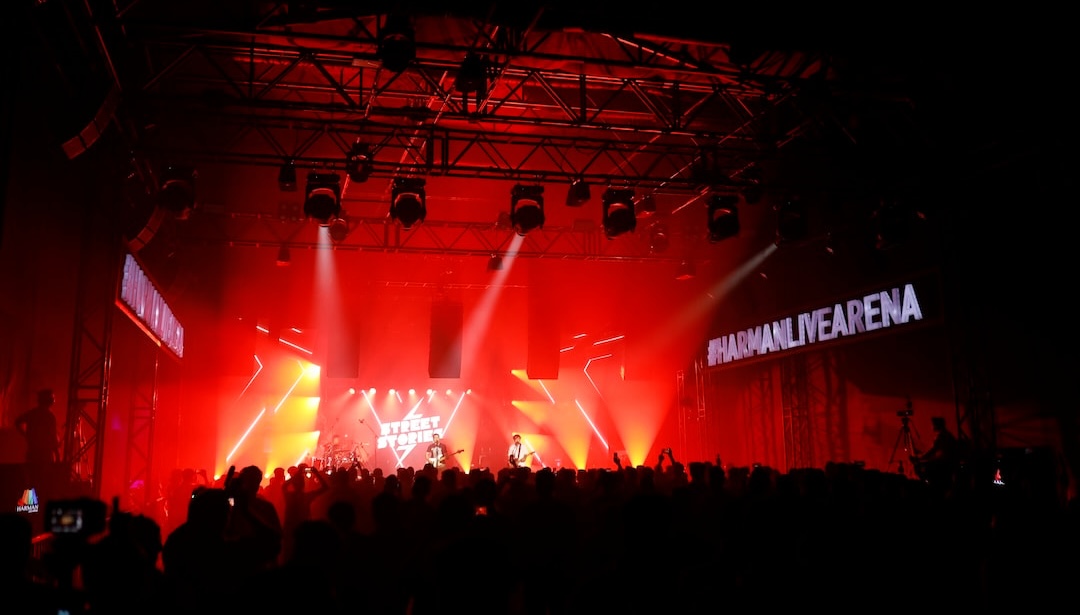 Concert with product demonstrations at the Palm Expo Live Arena