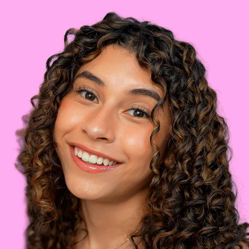 Jenny Hoyos Headshot