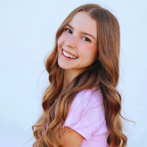 Anna McNulty Headshot